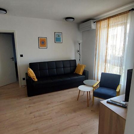 Cute Apartment Marla Art Close To Center 普拉 外观 照片