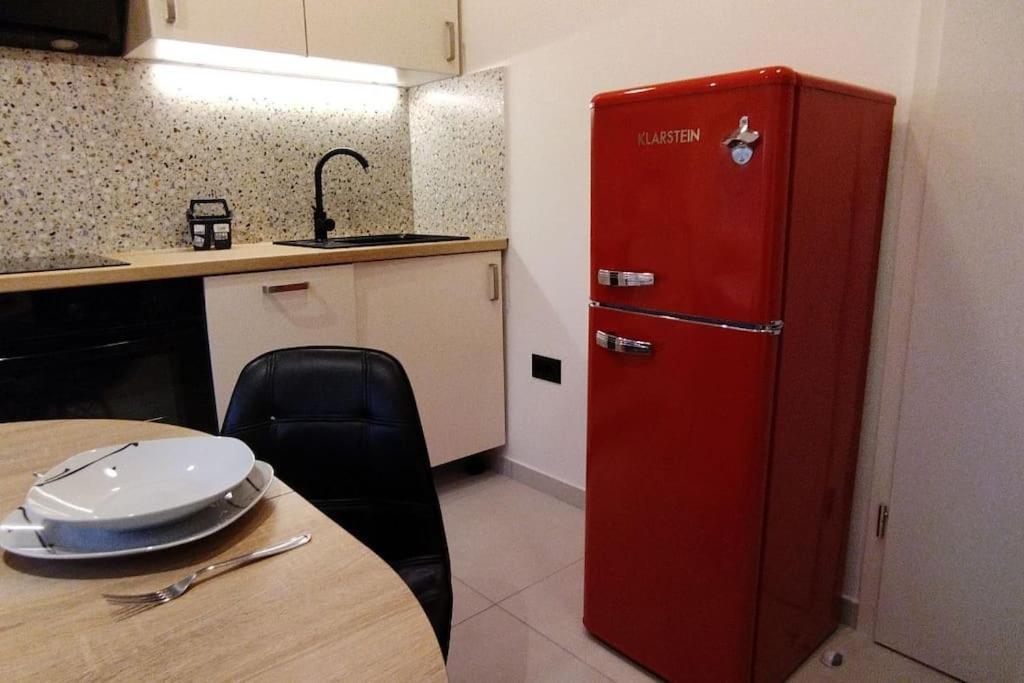 Cute Apartment Marla Art Close To Center 普拉 外观 照片