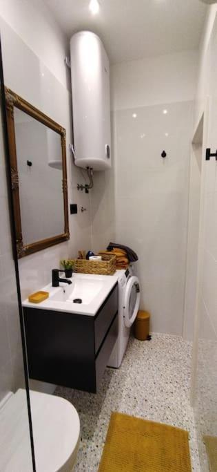 Cute Apartment Marla Art Close To Center 普拉 外观 照片