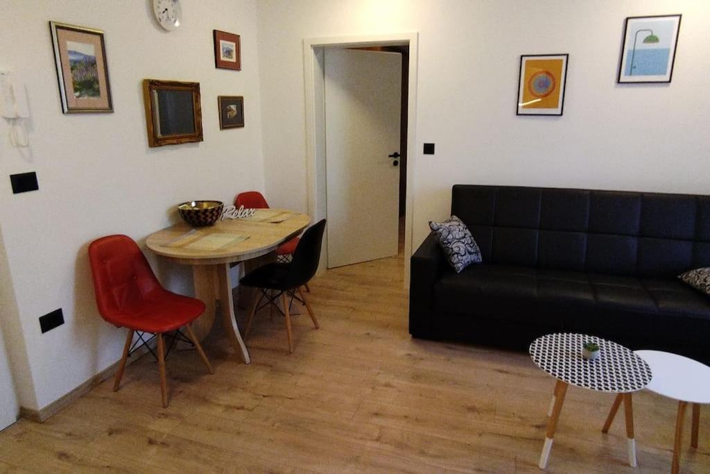 Cute Apartment Marla Art Close To Center 普拉 外观 照片