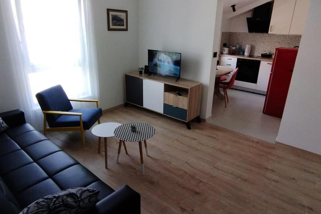 Cute Apartment Marla Art Close To Center 普拉 外观 照片
