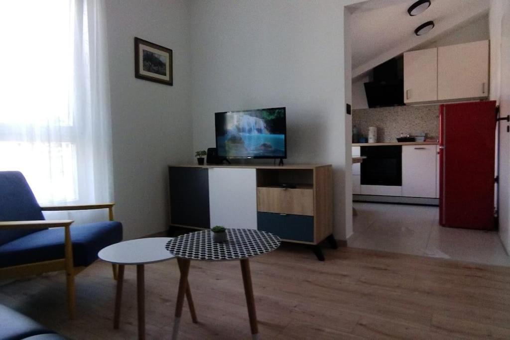 Cute Apartment Marla Art Close To Center 普拉 外观 照片