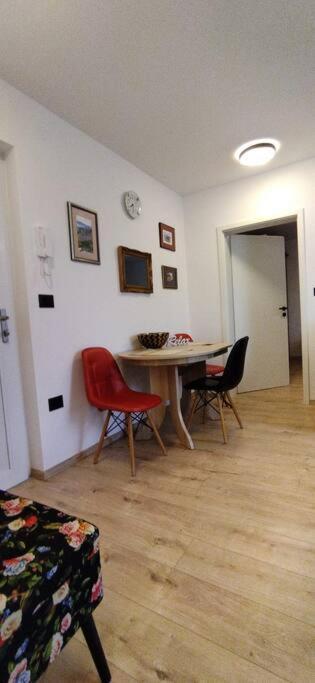 Cute Apartment Marla Art Close To Center 普拉 外观 照片