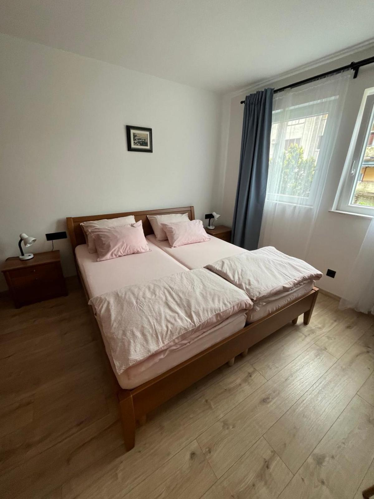 Cute Apartment Marla Art Close To Center 普拉 外观 照片